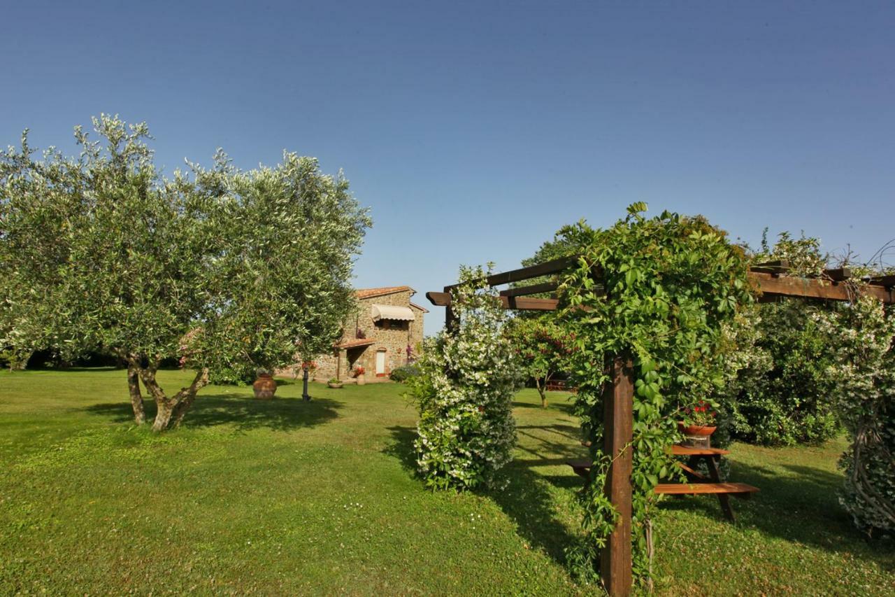 Casale Giacomini Acomodação com café da manhã Manciano Exterior foto