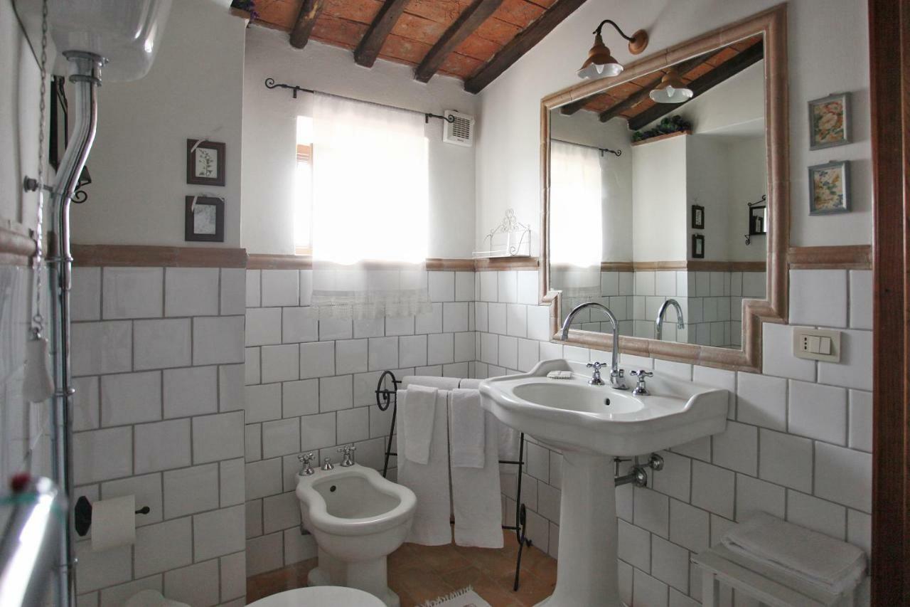 Casale Giacomini Acomodação com café da manhã Manciano Exterior foto